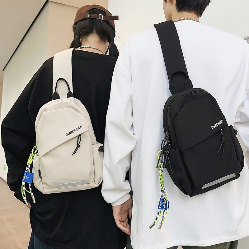 Tablet Shoulder Bag - حقيبة كروس للرجال بكتف واحد حقيبة